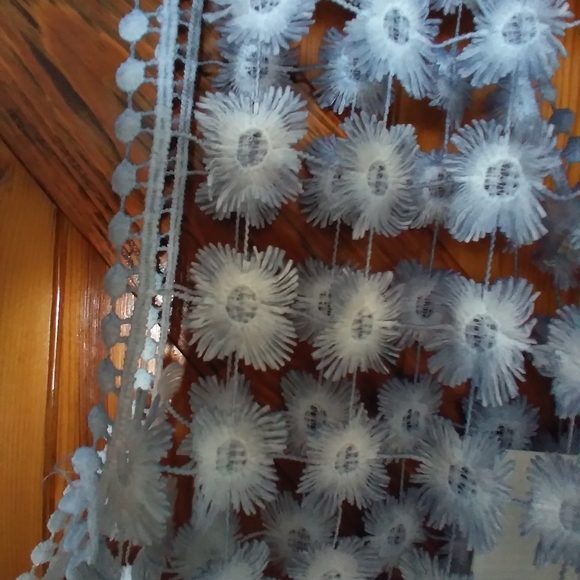 Flower Lace Tank Top - Picture 4 of 8